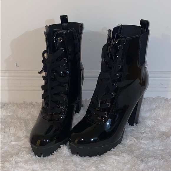 Bottes noires// black boots - Picture 1 of 3